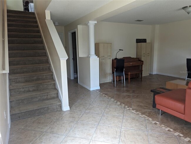 Building Photo - 201 Maplebrook Dr
