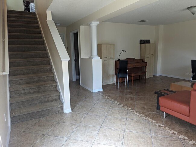 Foto del edificio - 201 Maplebrook Dr