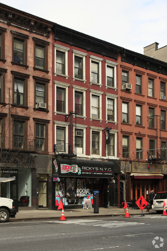 Primary Photo - 1574 Third Ave