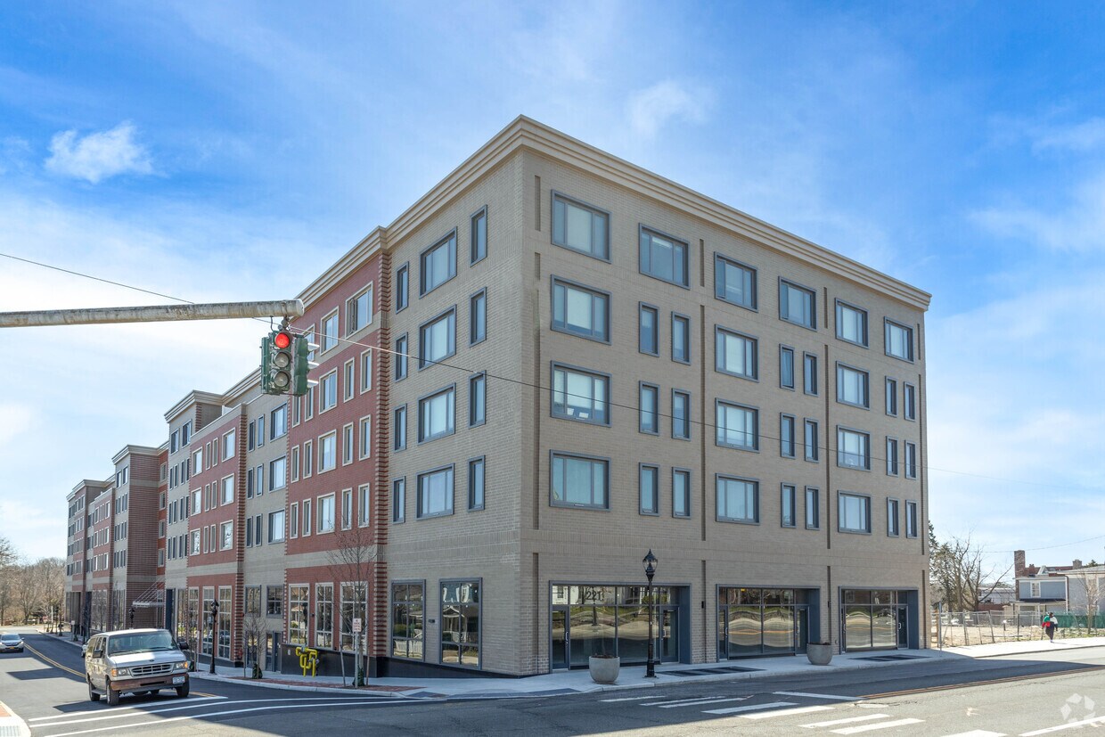 Riverview Lofts Apartments in Riverhead, NY