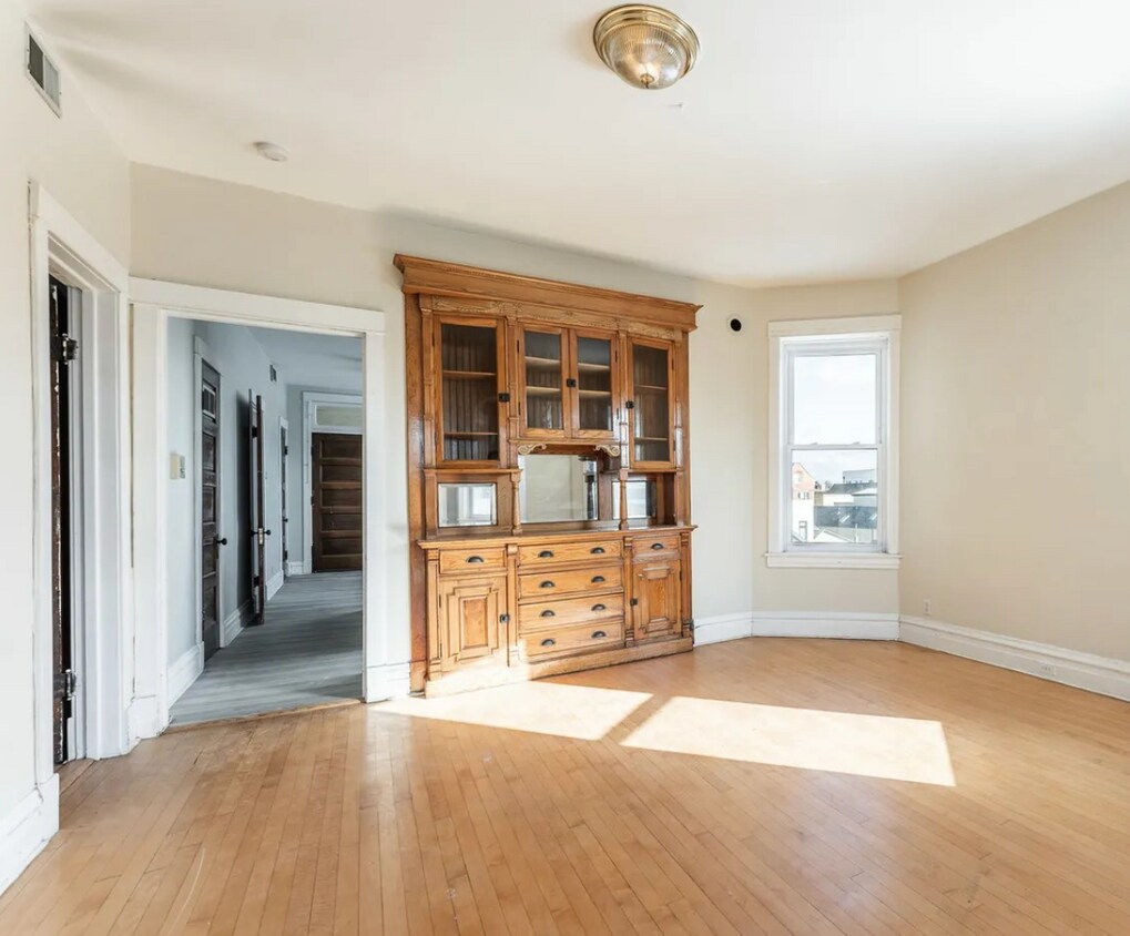 Foto del edificio - 2042 W Armitage Ave