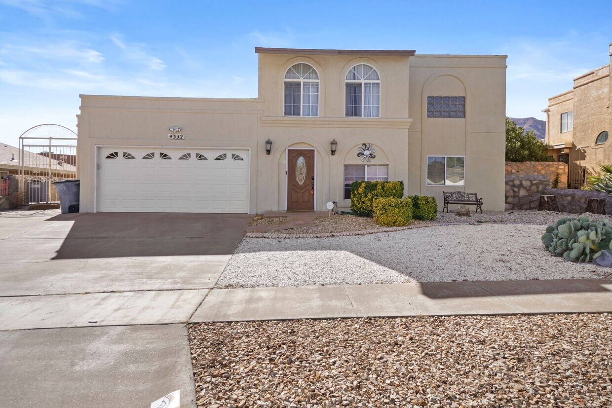 Primary Photo - Beautiful, CARPET FREE, 2 - Story Home wit...