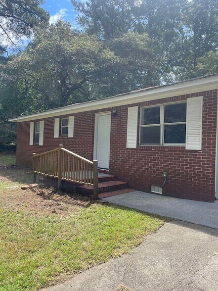 Foto del edificio - 44 Armstead Dr