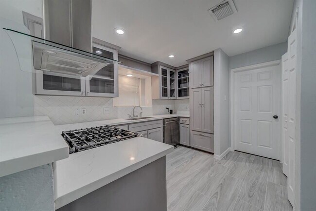 Foto del edificio - 78 Brookflower Rd