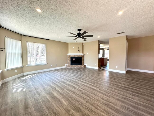 Building Photo - 6106 9th St