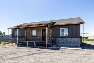 Building Photo - 2505 E 100 N