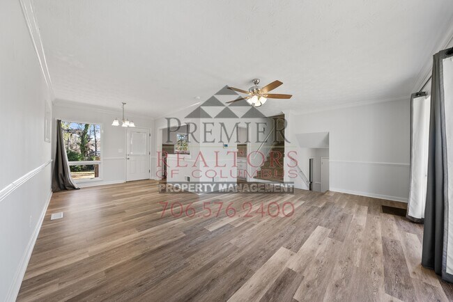 Foto del edificio - 386 Victory Dr