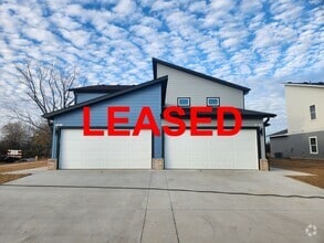 Building Photo - 1608 SW Casuarina Dr