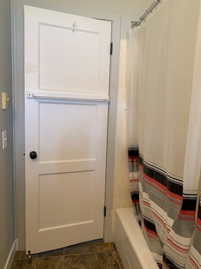 Foto del edificio - 3 bd., 2 bath remodeled Duplex