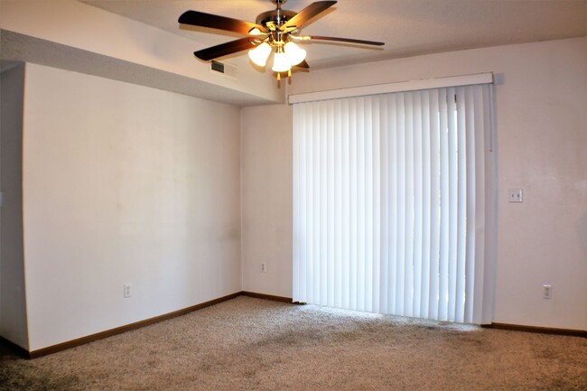 Building Photo - $1,125 | 2 Bedroom, 1 Bathroom Condo | Pet...