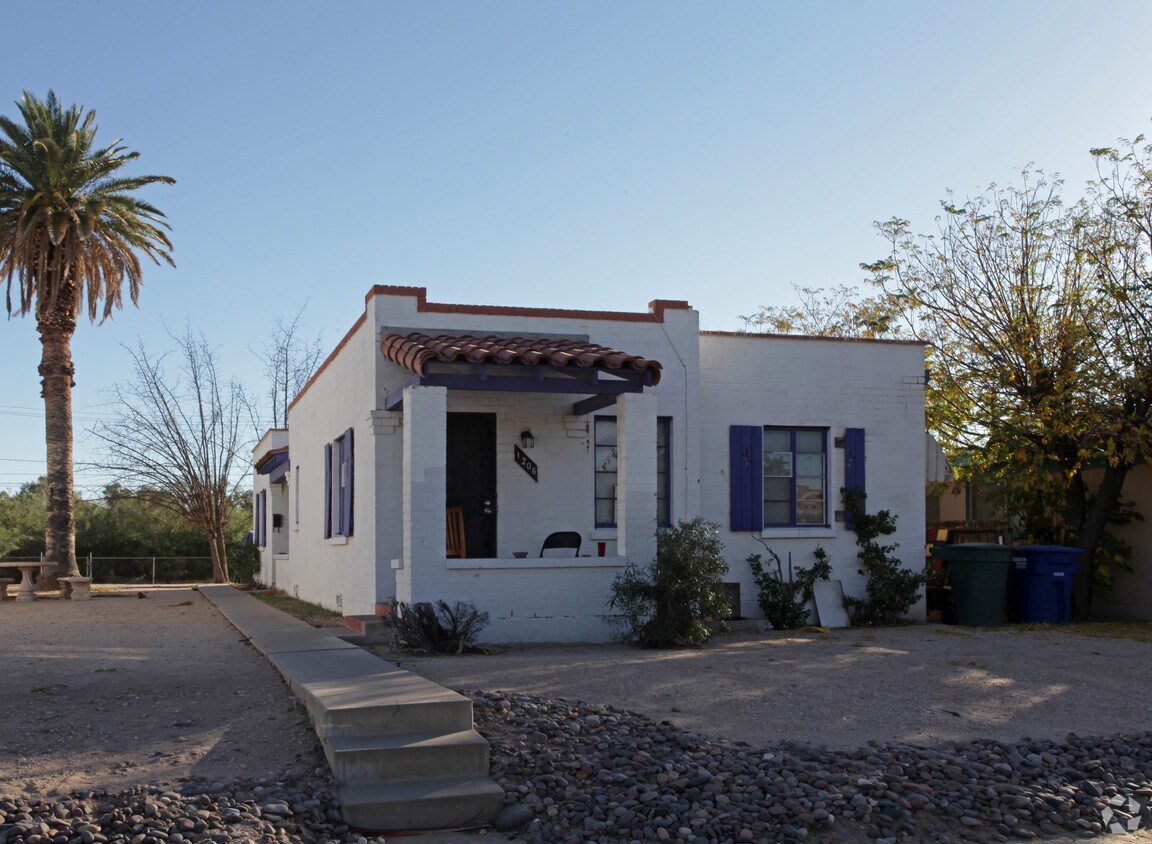 Building Photo - 4-Plex