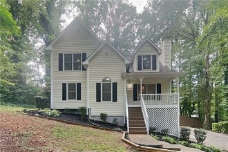 Building Photo - 135 Mill Pointe Dr