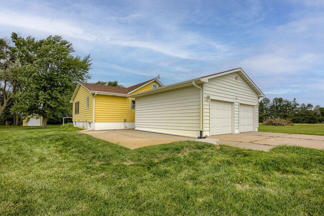 Building Photo - Charming 2 Bedroom In Fremont!!