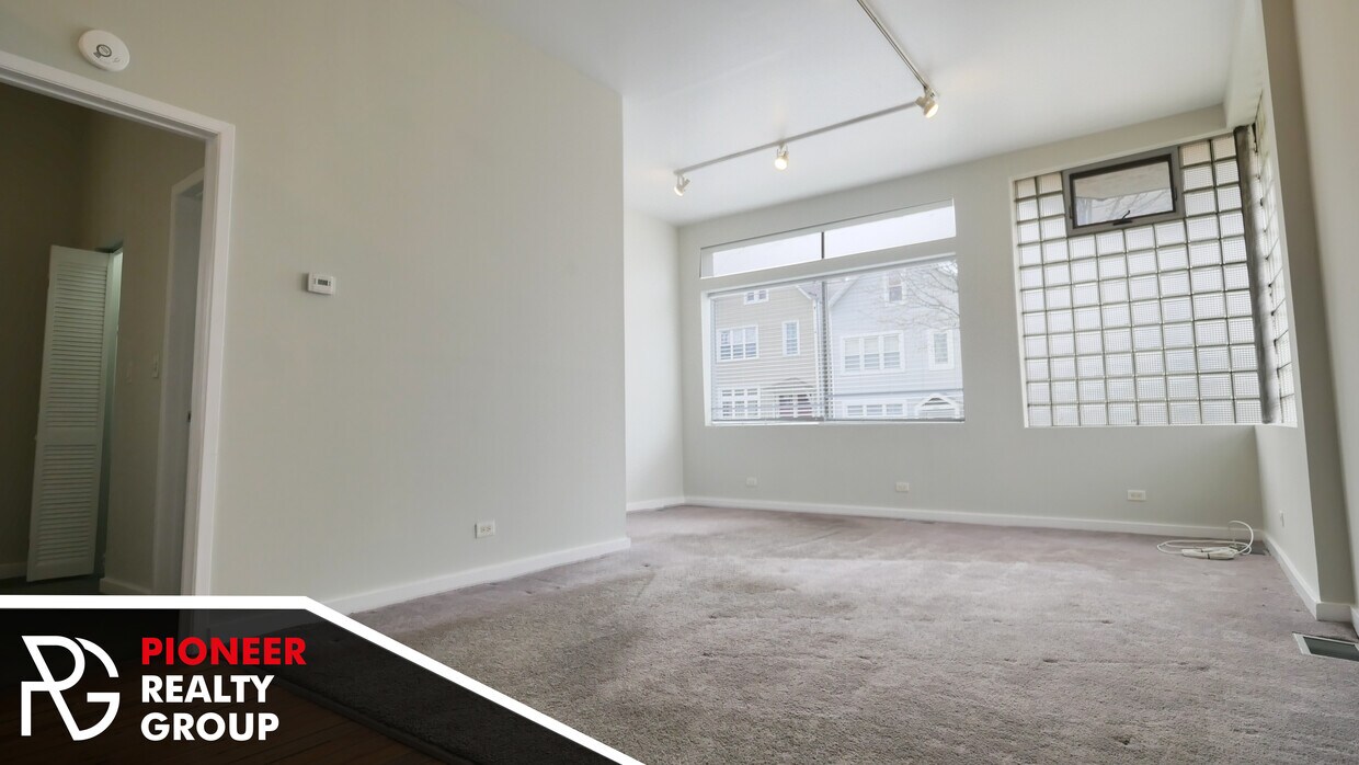 Foto principal - 3059 N Leavitt St