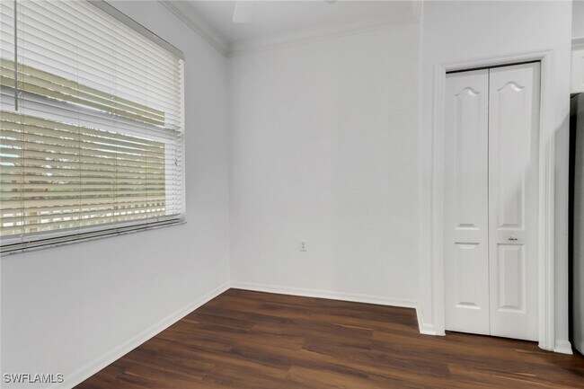 Foto del edificio - 8550 Kingbird Loop