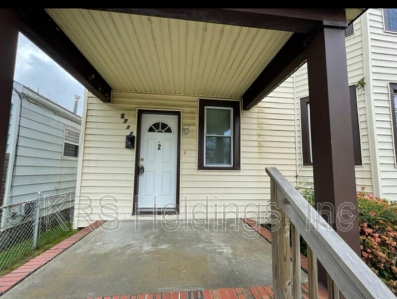 Primary Photo - 2713 oak Ave