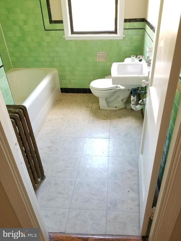 Primary Photo - 1353 Nicholson St NW
