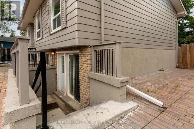 Photo du bâtiment - 235 Cedar Crescent