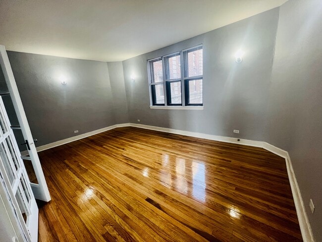 Foto del edificio - 3230 Home Ave