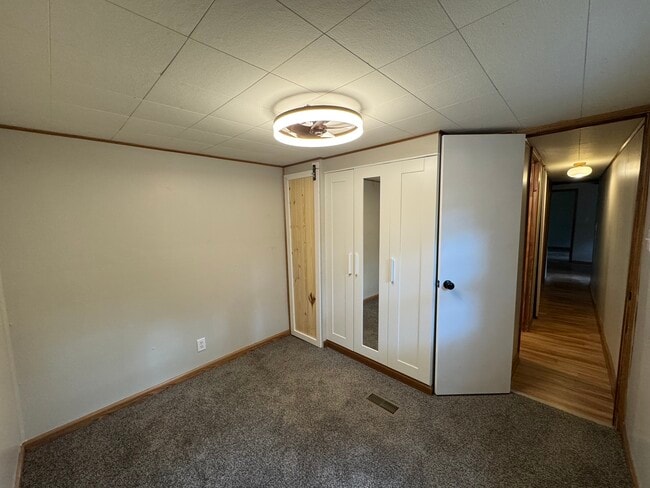 Building Photo - 66090 Wolfs Den Rd