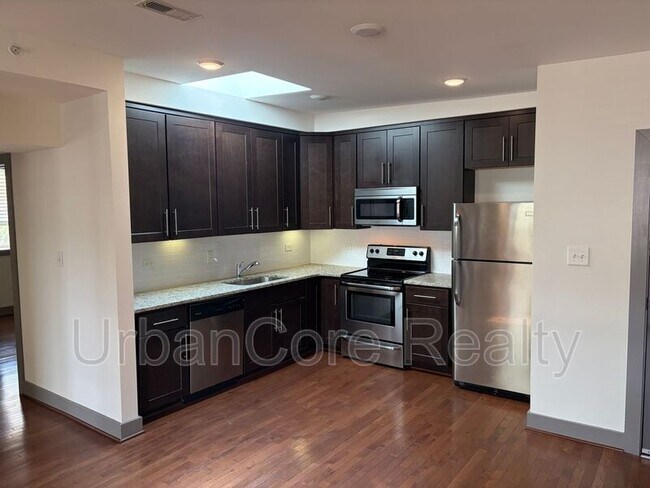 Foto del edificio - 1400 N Arthur Ashe Blvd