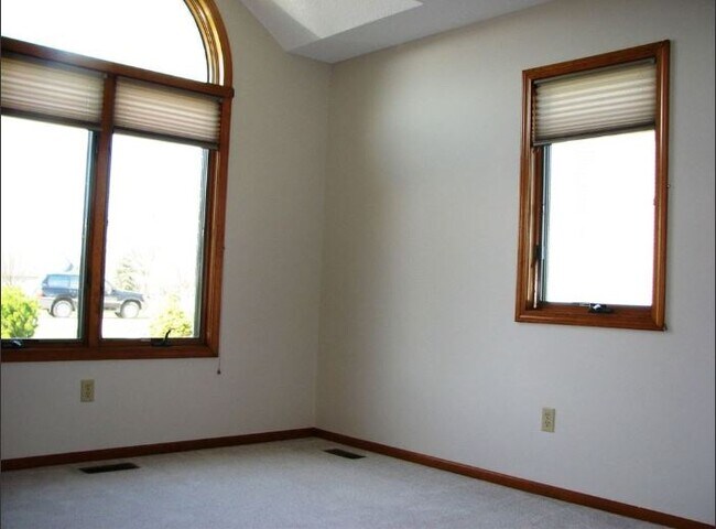 Building Photo - 15206 Wild Meadow Pl