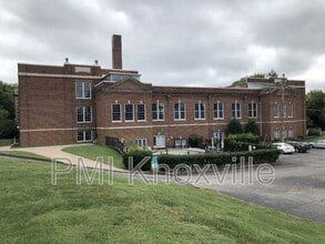 Building Photo - 523 N Bertrand St