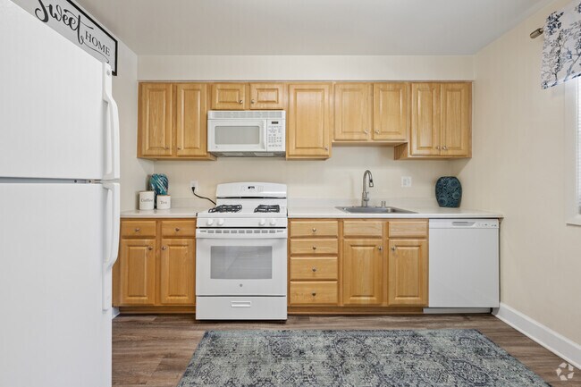 2 habitaciones, 1.5 baños - 1021 pies cuadrados - Cocina - Rockdale Gardens Apartments & Townhomes*