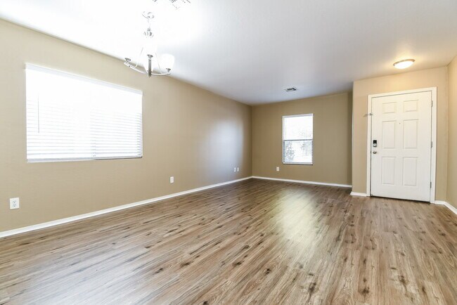 Building Photo - 1701 E Christopher St