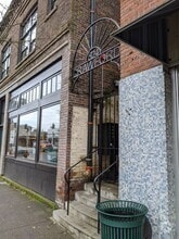 Building Photo - 524 E Main St