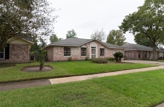 Building Photo - 8418 Rinn St