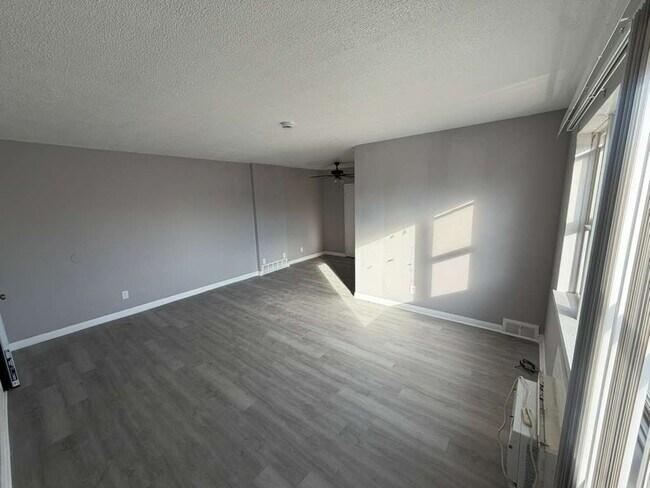 Foto del edificio - 1500 Luxor Rd