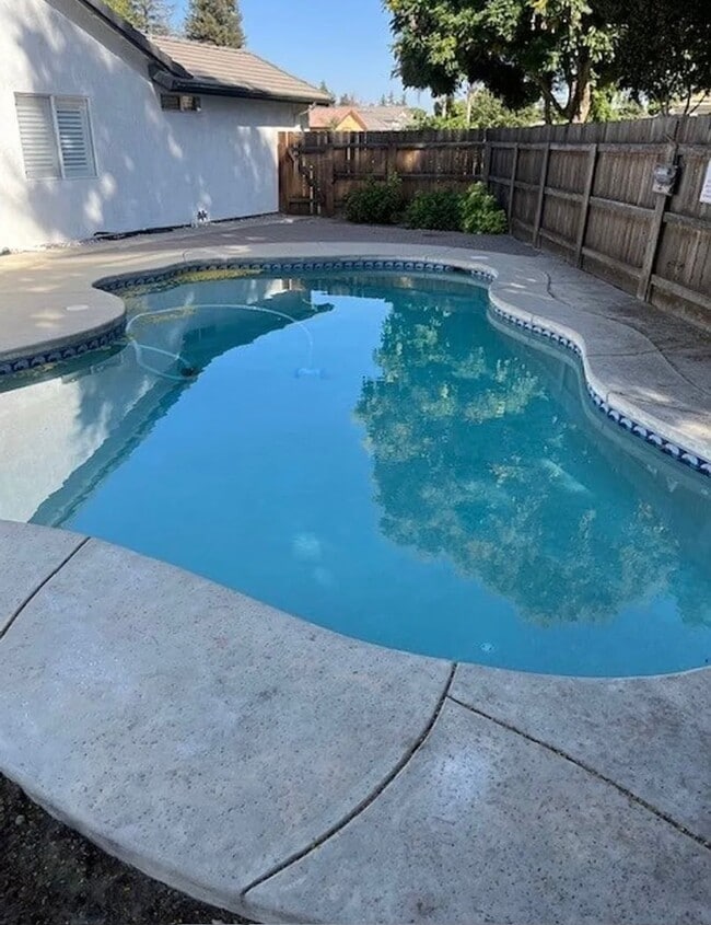 Foto del edificio - 5444 W Sunnyside Ct