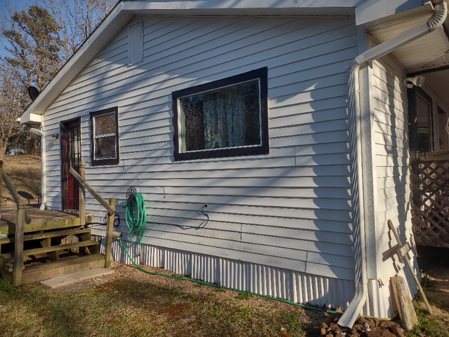 Building Photo - 10303 Thistle Rd