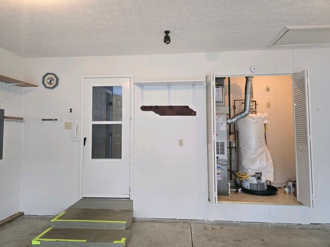 Building Photo - 600 Nordale Ave