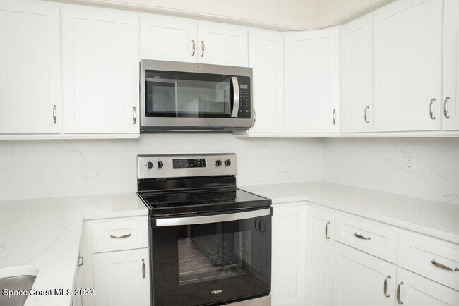 Building Photo - 441 Hawthorne Ct
