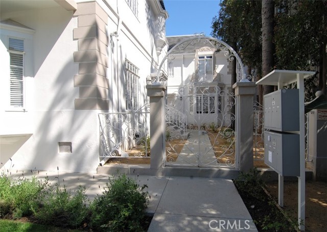 Building Photo - 748 Ridgeley Dr
