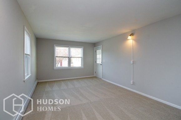 Foto del edificio - NOW AVAILABLE! - 203 Lynch St, Providence,...