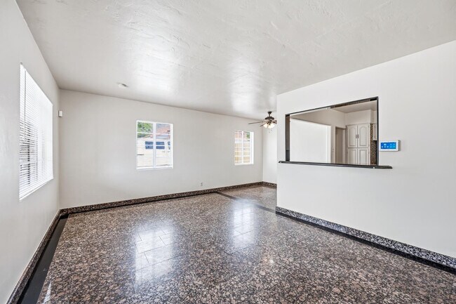 Foto del edificio - 9427 N 1st Ave