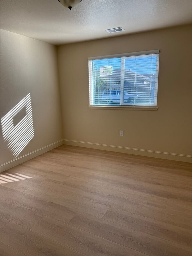 Foto del edificio - House for Rent