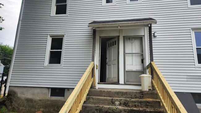 Building Photo - 34 Cottage St