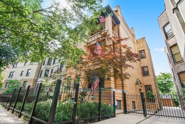 Apartamentos Brompton - 725 W Brompton Ave