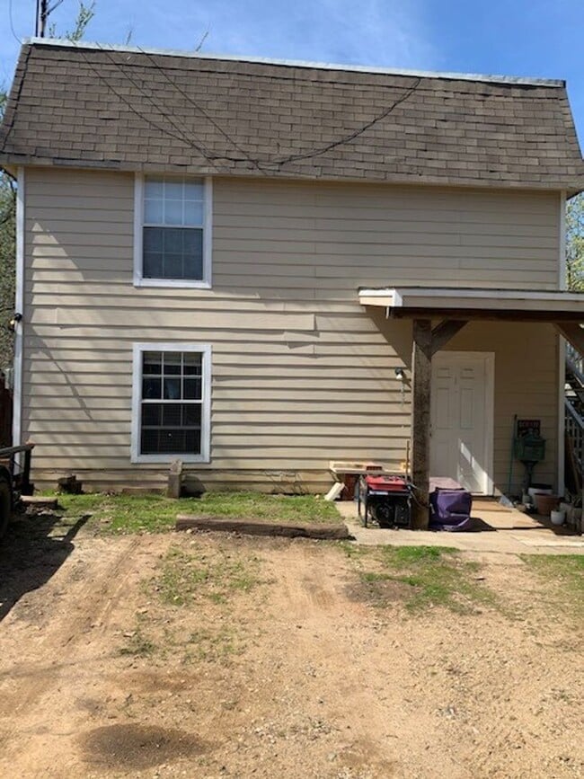 Building Photo - 1010 Bernard St