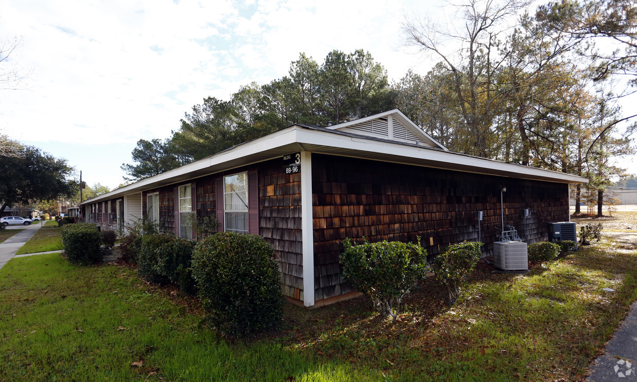 Building Photo - Ridge Manor