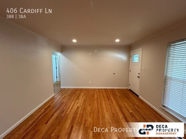 Building Photo - 3 Bedroom House