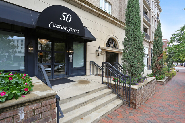 Foto del edificio - 50 Canton St
