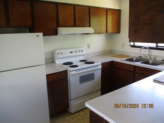 Building Photo - 1113 Ruby Ct
