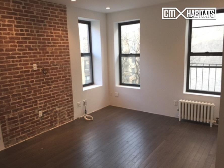 Primary Photo - 300 E 89th St