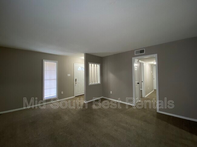 Foto del edificio - 3835 Lucky Trail Dr