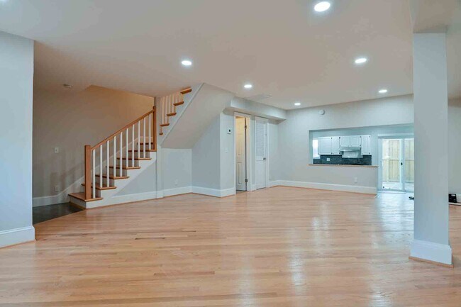 Foto del edificio - 242 11th St SE